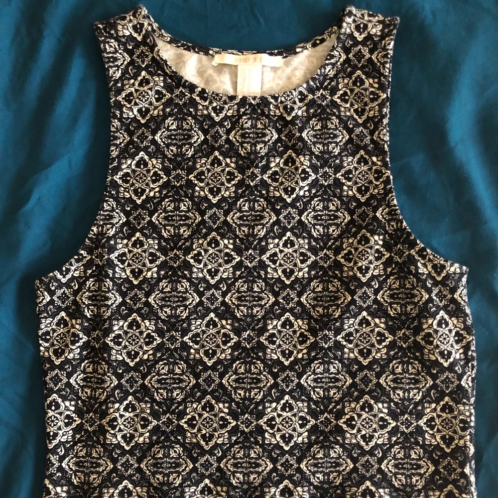 Forever 21 Patterned Crop Top in Black